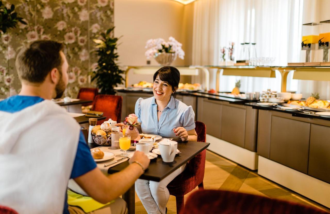 Hotel Neues Tor Бад-Вимпфен Экстерьер фото